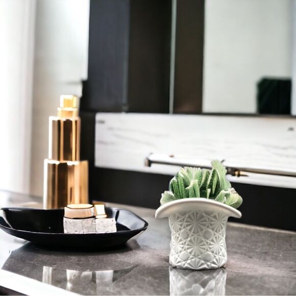 Vintage Fenton Daisy and Button Milk Glass Top Hat Topper Planter Decor - Picture 2 of 16